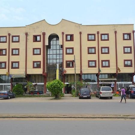Denver Plaza Hotel Douala Kültér fotó