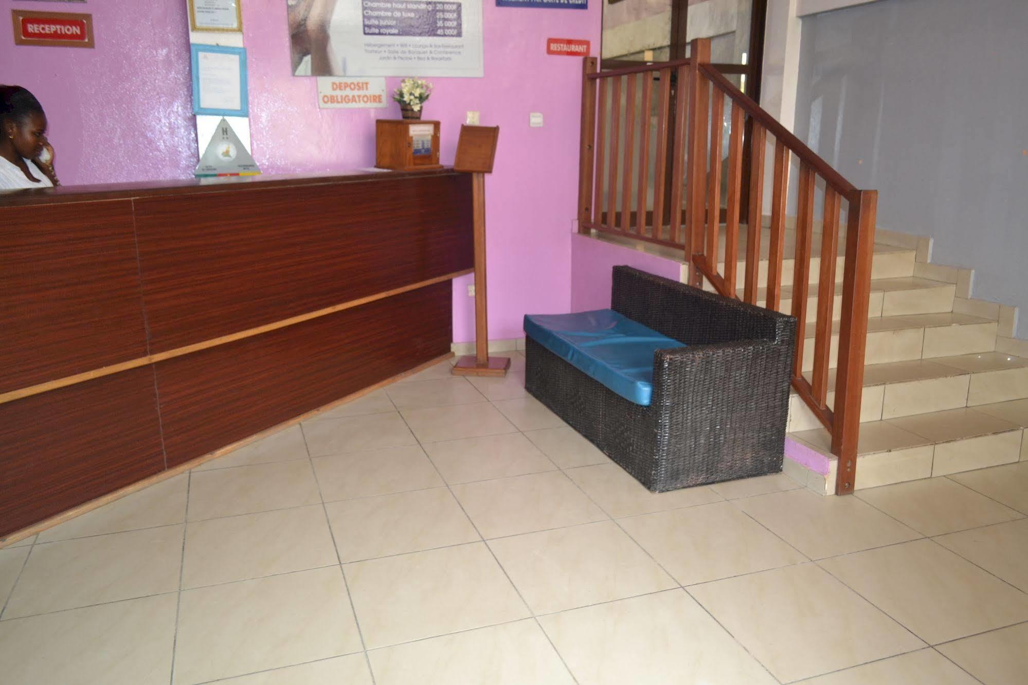 Denver Plaza Hotel Douala Kültér fotó