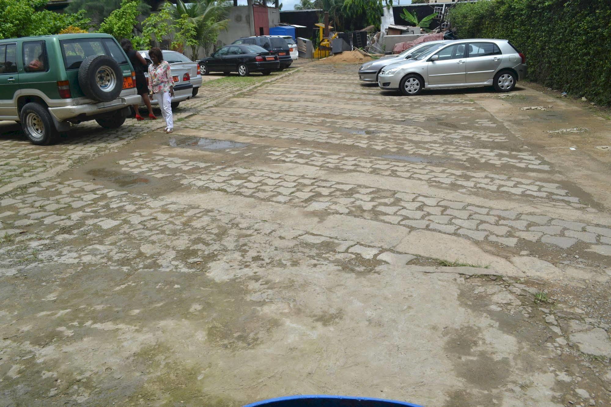 Denver Plaza Hotel Douala Kültér fotó