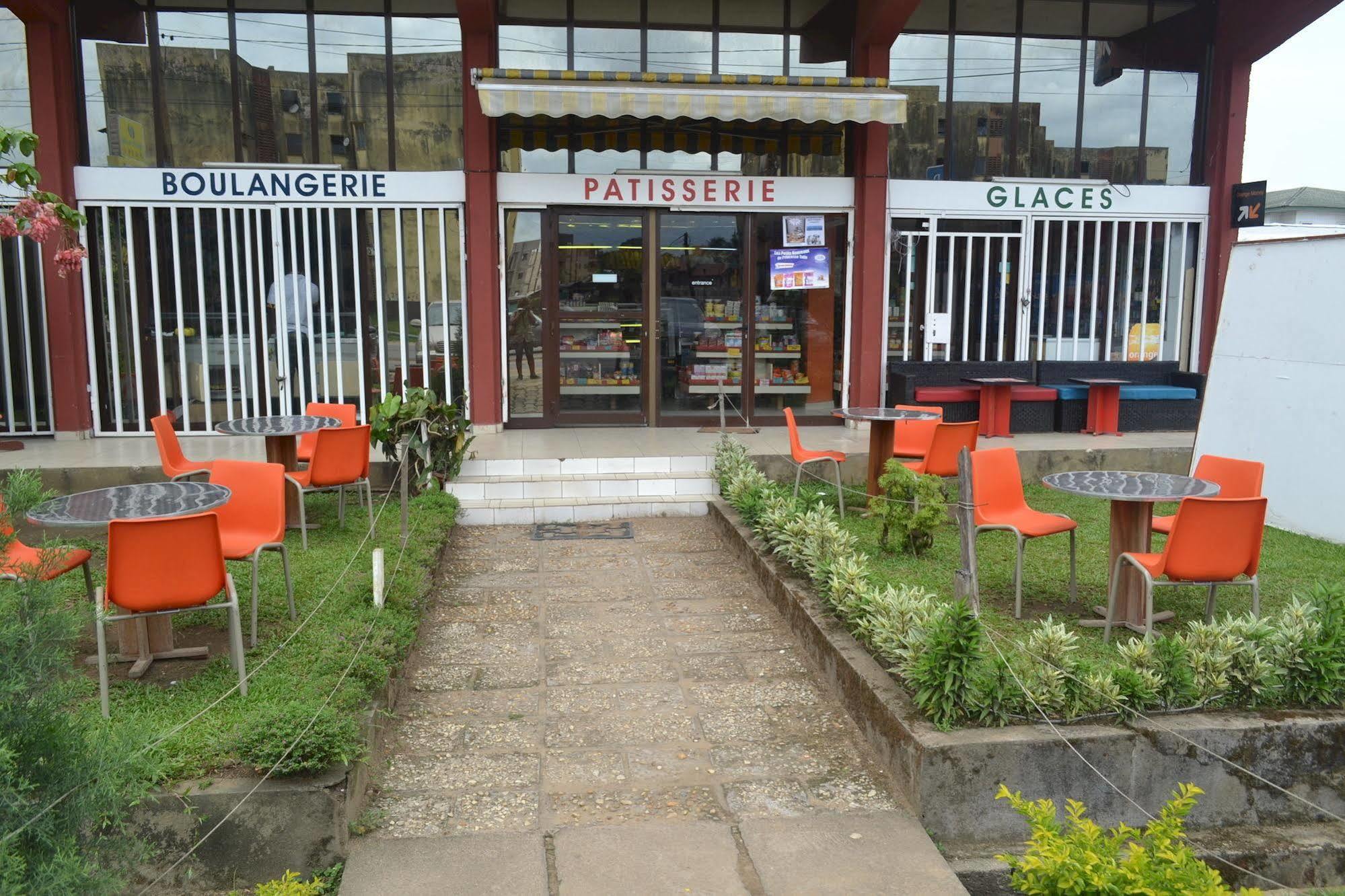 Denver Plaza Hotel Douala Kültér fotó